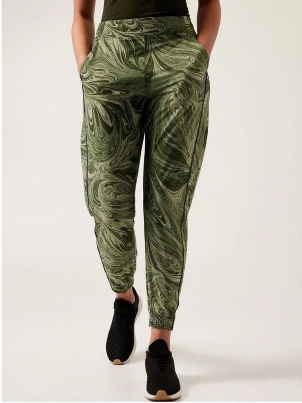 Athleta Brooklyn Jogger Sumi Marble Green
Athleisure Size 8
